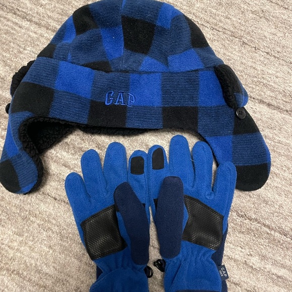 GAP Other - GAP boy hat and mittens. Great condition